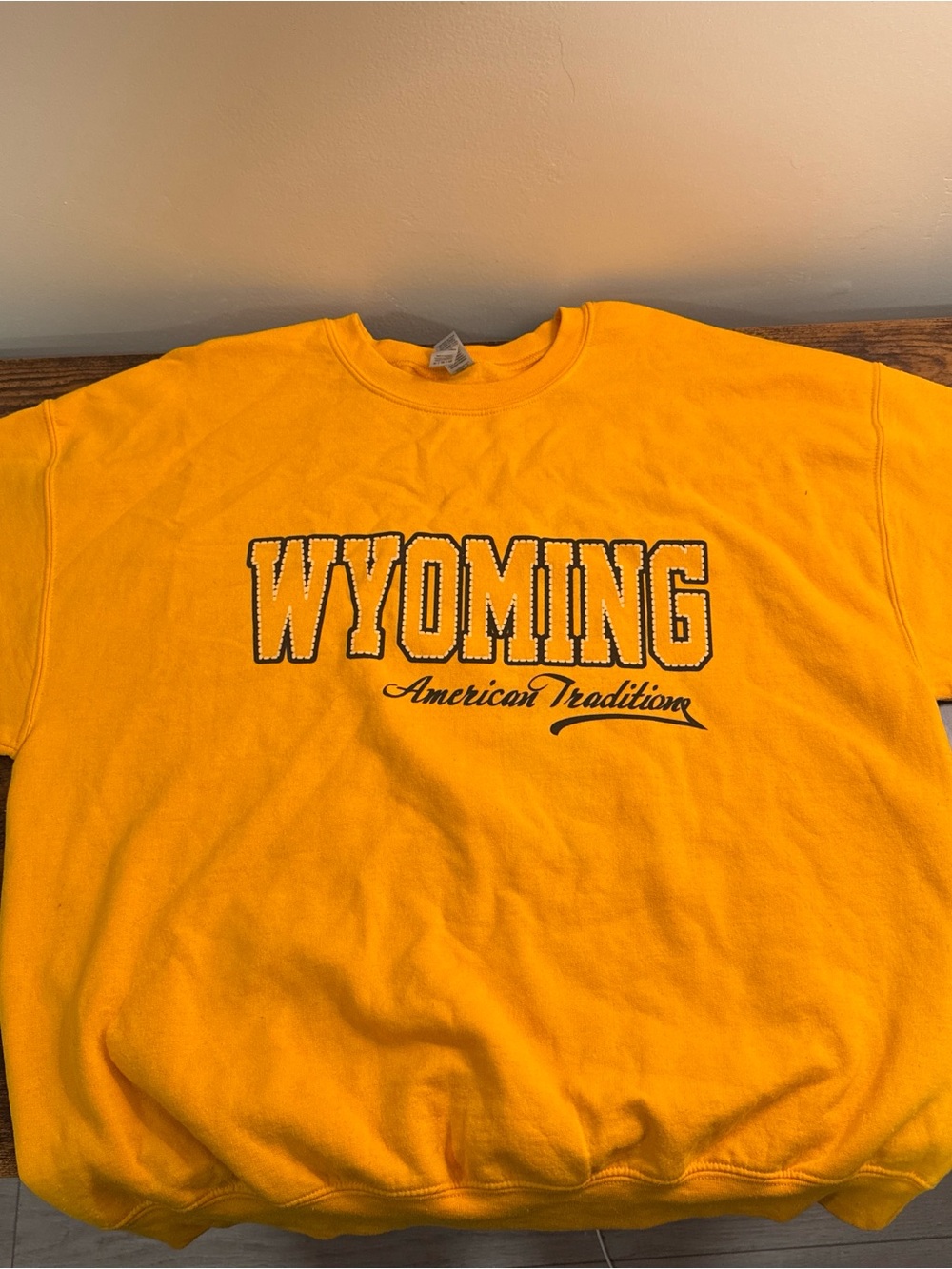 Gildan Men's Crewneck Sweatshirt - Gold with Black Wyoming Script